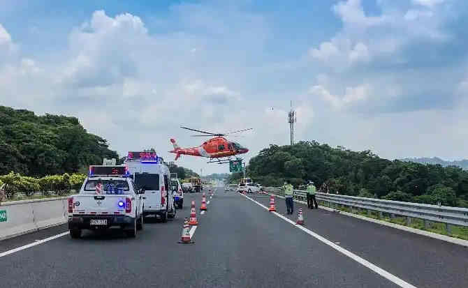 阿坝高速公路汽车救援案例