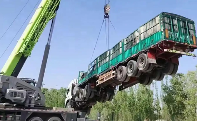 阿坝道路脱困救援案例